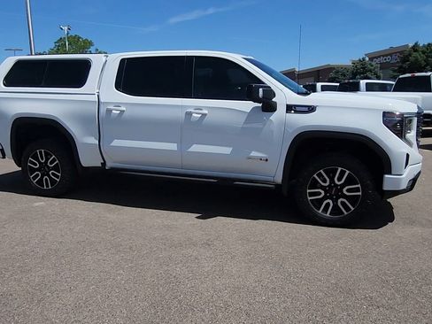 Used 2023 GMC Sierra 1500 AT4 w/ Technology Package AWD/4WD image 7