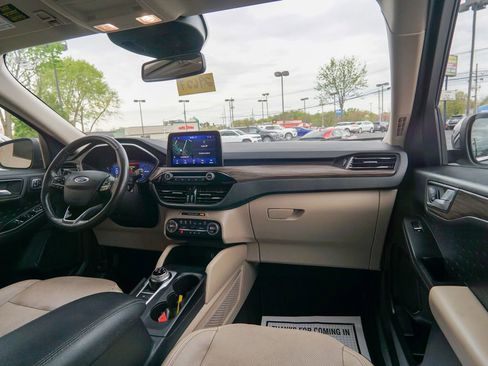 Used 2020 Ford Escape Titanium AWD/4WD image 16