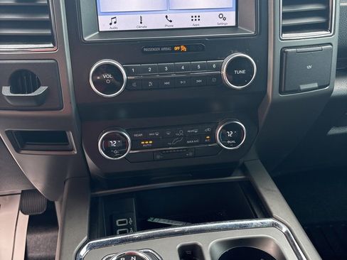 Used 2019 Ford Expedition Max XLT image 11