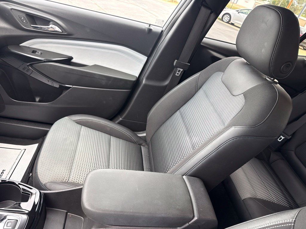 Used 2026 Chevrolet Trax LT FWD image 22