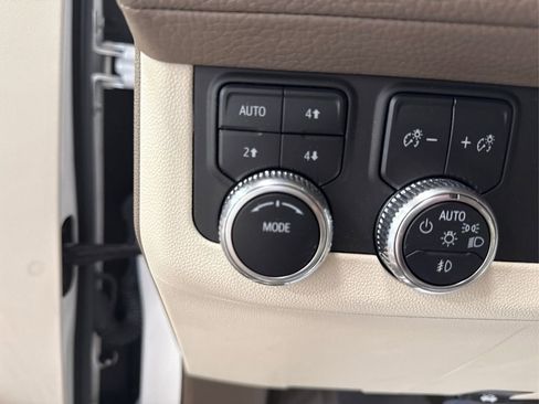 Used 2022 GMC Yukon Denali image 38