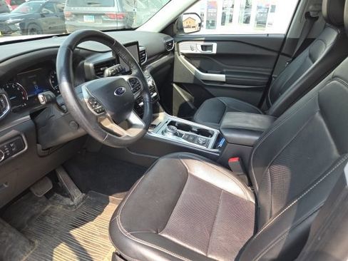 Used 2021 Ford Explorer Limited w/ Equipment Group 301A AWD/4WD image 10