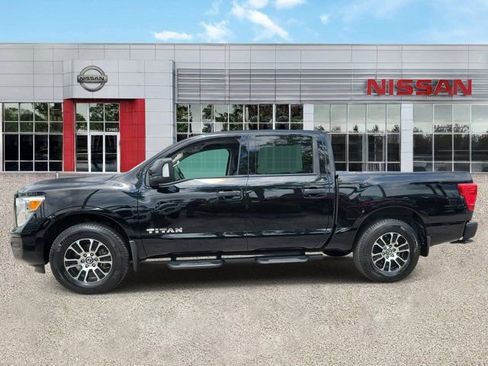 Used 2022 Nissan Titan SV w/ SV Convenience Package AWD/4WD image 4