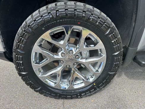 Used 2025 GMC Sierra 1500 SLT w/ SLT Premium Package image 45