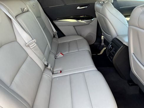 Used 2023 Cadillac XT4 Premium Luxury image 11