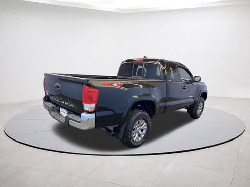 Used 2017 Toyota Tacoma 4x4 Access Cab image 7