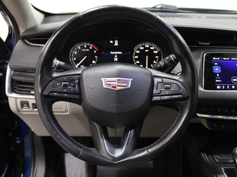 Used 2019 Cadillac XT4 Premium Luxury image 10