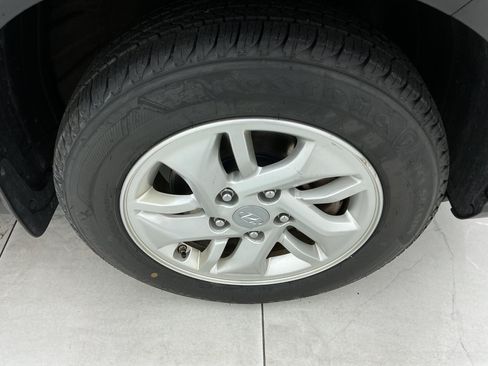 Used 2021 Hyundai Venue SE FWD image 46
