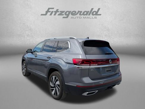 Used 2024 Volkswagen Atlas SEL AWD/4WD image 3