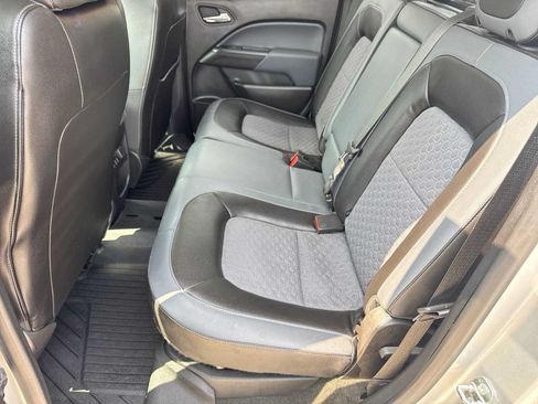Used 2017 Chevrolet Colorado Z71 AWD/4WD image 18