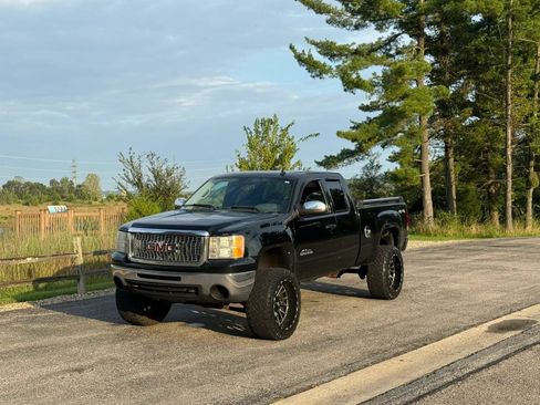 Used 2010 GMC Sierra 1500 SL AWD/4WD image 2