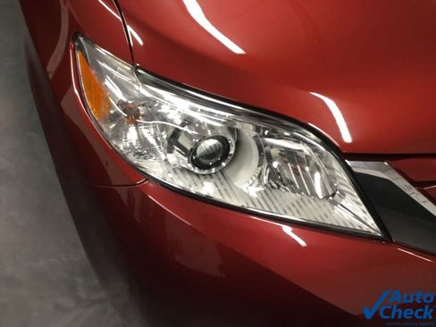 Used 2017 Toyota Sienna LE image 17