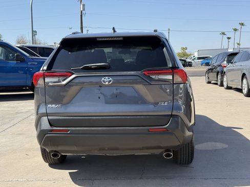 Used 2020 Toyota RAV4 XLE FWD image 8