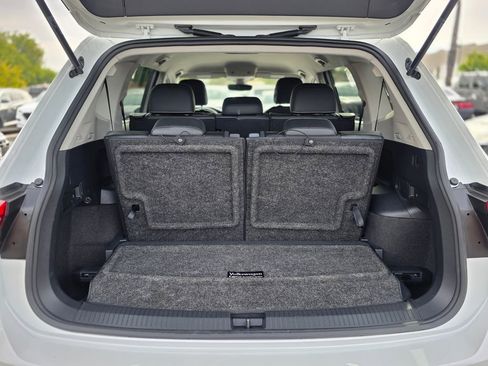 Used 2023 Volkswagen Tiguan SE FWD image 12