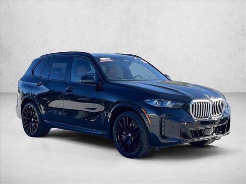 Used 2024 BMW X5 xDrive40i w/ M Sport Package image 3