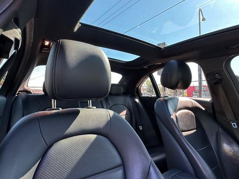 Used 2015 Mercedes-Benz C 300 Sedan image 4