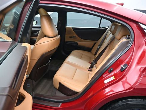 Used 2019 Lexus ES 350 w/ Premium Package image 32