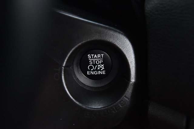 Used 2022 Jeep Renegade Altitude w/ Convenience Group AWD/4WD image 17