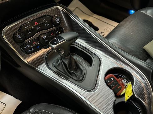 Used 2016 Dodge Challenger SRT Hellcat RWD image 31
