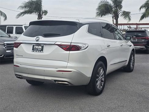 Used 2022 Buick Enclave Essence image 5