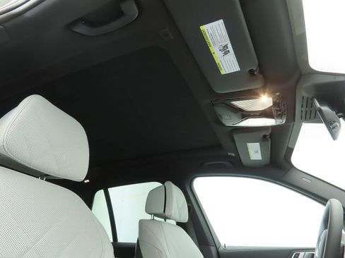 Used 2026 BMW X5 xDrive40i w/ M Sport Package image 19