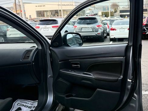 Used 2022 Mitsubishi Outlander Sport ES image 29