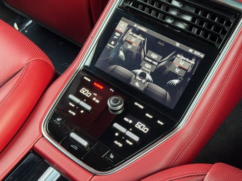 Used 2021 Porsche Panamera image 37