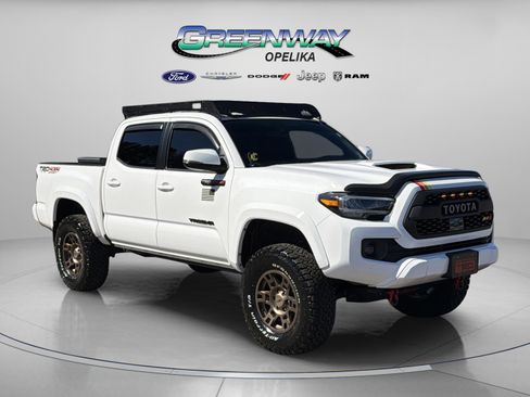 Used 2021 Toyota Tacoma TRD Sport w/ Technology Package image 1