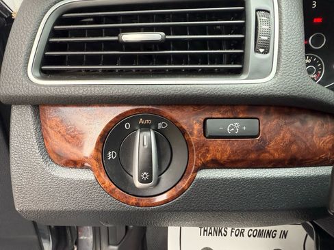 Used 2013 Volkswagen Passat TDI SEL Premium image 26