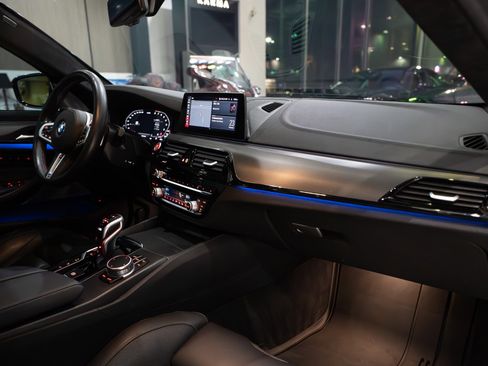 Used 2020 BMW M5 w/ Executive Package image 32