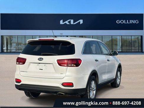 Used 2020 Kia Sorento LX image 3