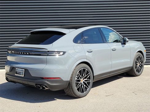 New 2026 Porsche Cayenne Coupe image 7