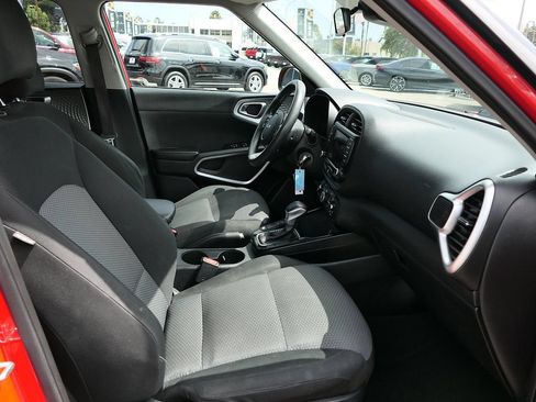 Used 2022 Kia Soul LX w/ Technology Package FWD image 26