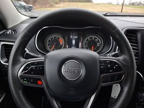 Used 2020 Jeep Cherokee Latitude image 18