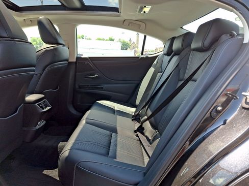 Used 2024 Lexus ES 350 w/ Accessory Package (Z1) FWD image 20