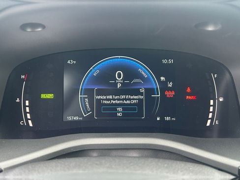 Used 2025 Toyota Camry SE image 16