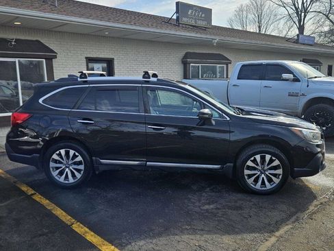 Used 2018 Subaru Outback 2.5i Touring image 3