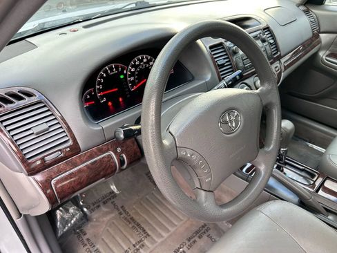 Used 2005 Toyota Camry LE image 5