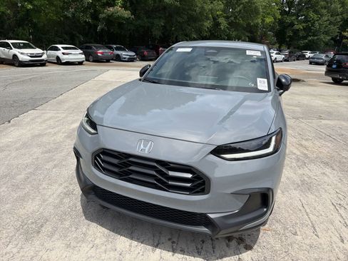Used 2025 Honda HR-V Sport image 4