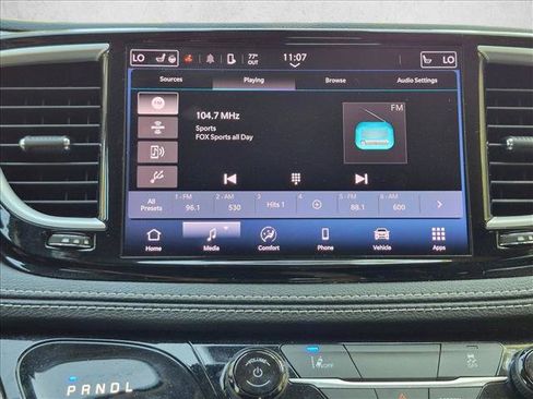 Used 2022 Chrysler Pacifica Touring-L FWD image 13