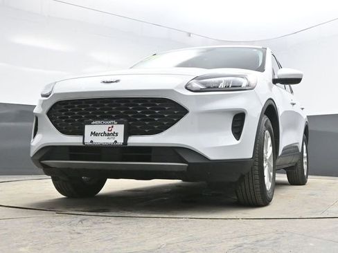 Used 2021 Ford Escape SE image 32