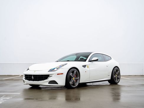 Used 2014 Ferrari FF image 9