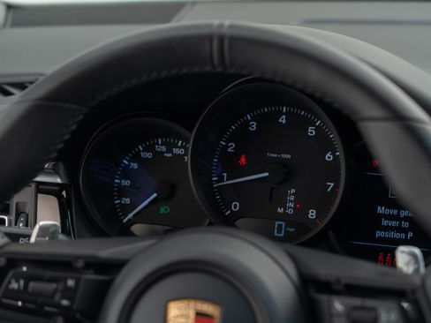 Certified 2026 Porsche Macan AWD/4WD image 28