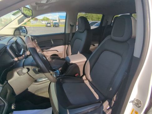 Used 2018 Chevrolet Colorado Z71 AWD/4WD image 11