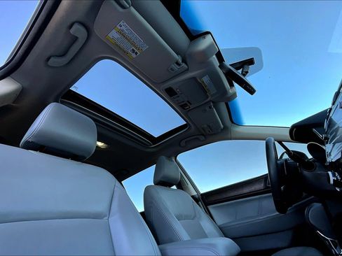 Used 2019 Subaru Outback 3.6R Limited w/ Popular Package #2 image 16