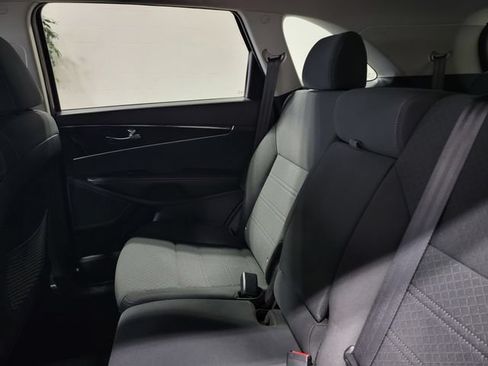 Used 2020 Kia Sorento S FWD image 14