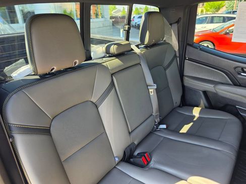 Used 2024 Chevrolet Colorado ZR2 w/ ZR2 Convenience Package III AWD/4WD image 14