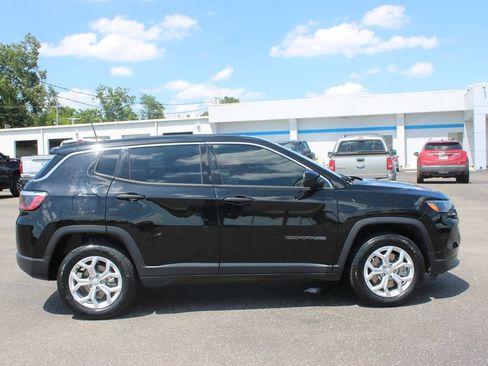 Used 2024 Jeep Compass Sport AWD/4WD image 11