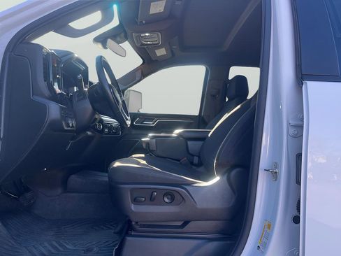 Used 2024 Chevrolet Silverado 2500 LT image 16