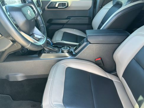 Used 2024 Ford Bronco Wildtrak image 13